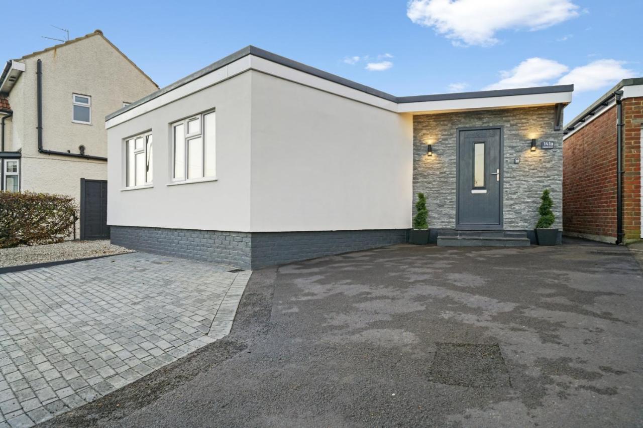 Modern Bungalow In Maidstone Sleeps 5 With Free Parking エクステリア 写真